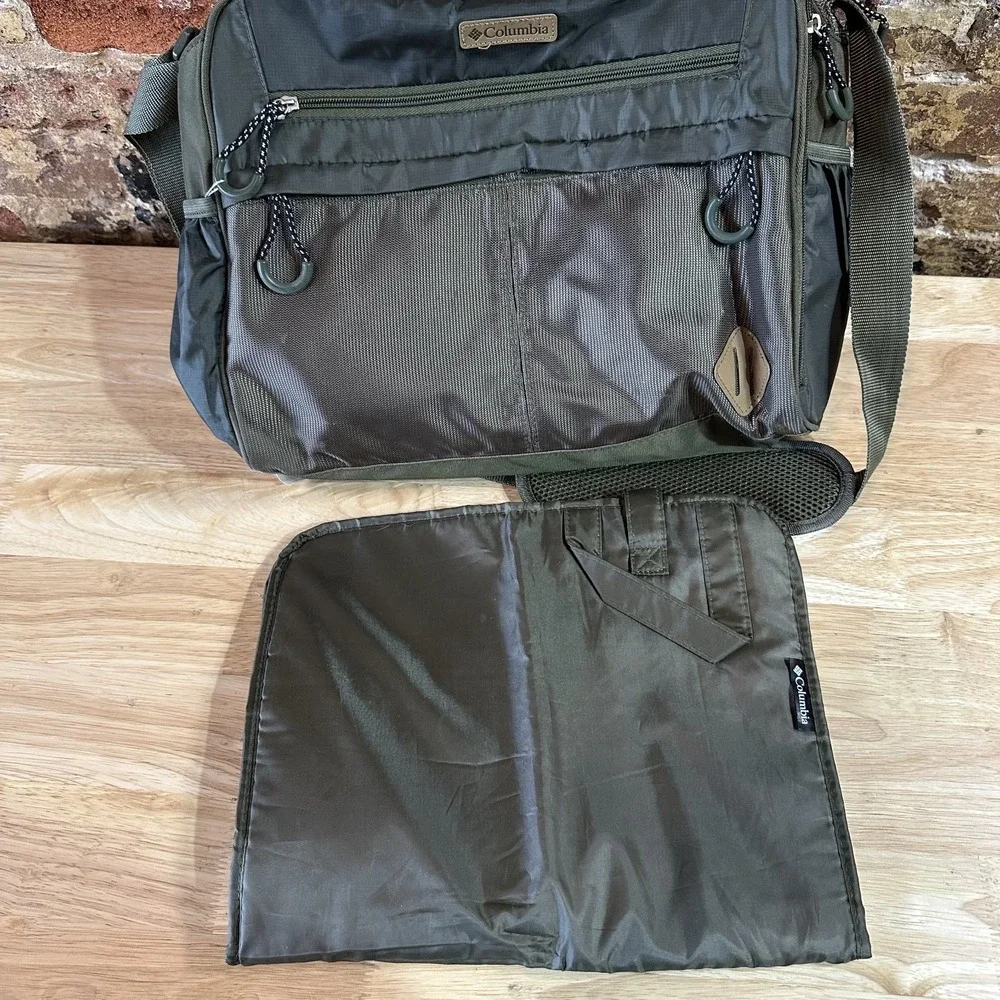 Columbia Expedition Ridge Duffle Diaper Bag green with pad